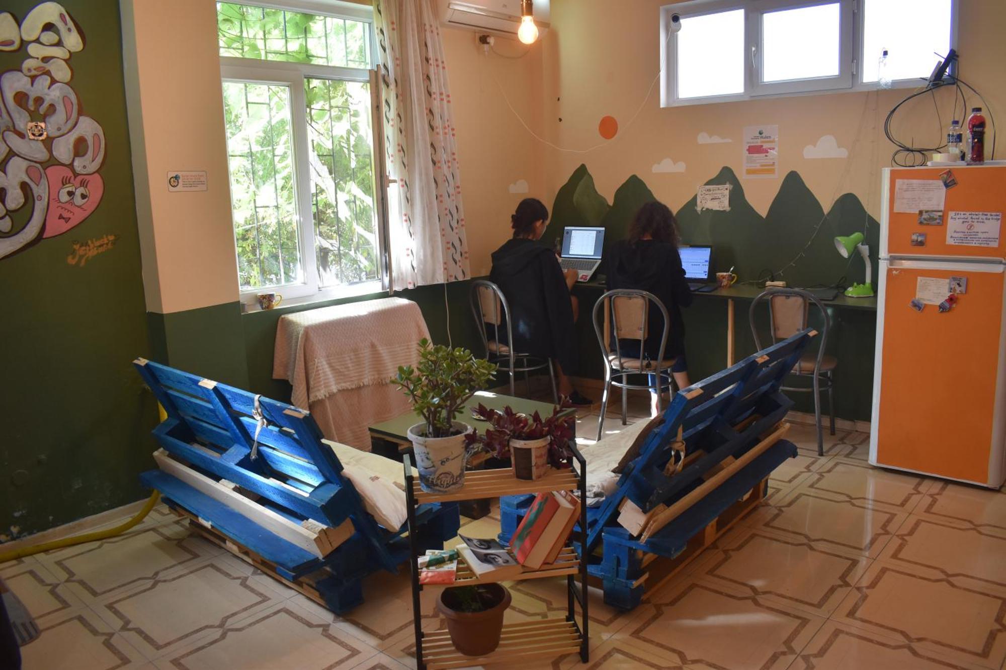 Harmony Backpackers Hostel Batumi Exterior photo